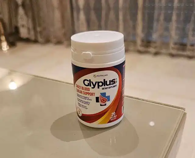 عبوة Glyplus في يد حريف تونسي بعد الاستلام — صورة 3